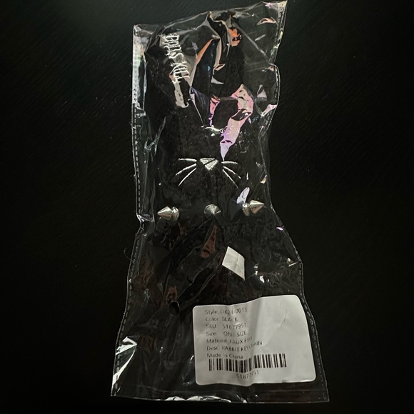 Dolls Kill Rabbit Keychain - Picture 3 of 3